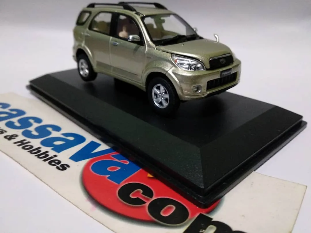 53076 toyota rush diecast collectible