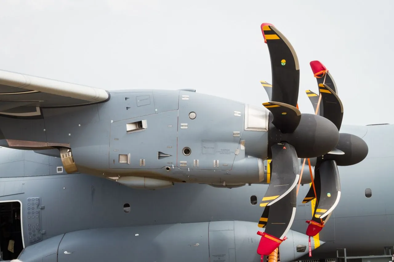 53103 airbus a400m model cockpit
