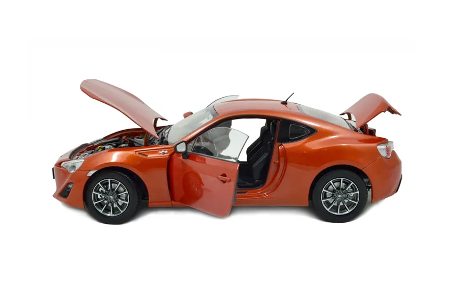 /img/53110-diecast-toyota-gt86-rolling-wheels.webp