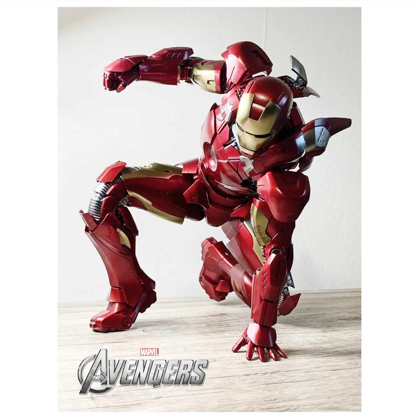 53113 hot toys mk7 diecast pose2