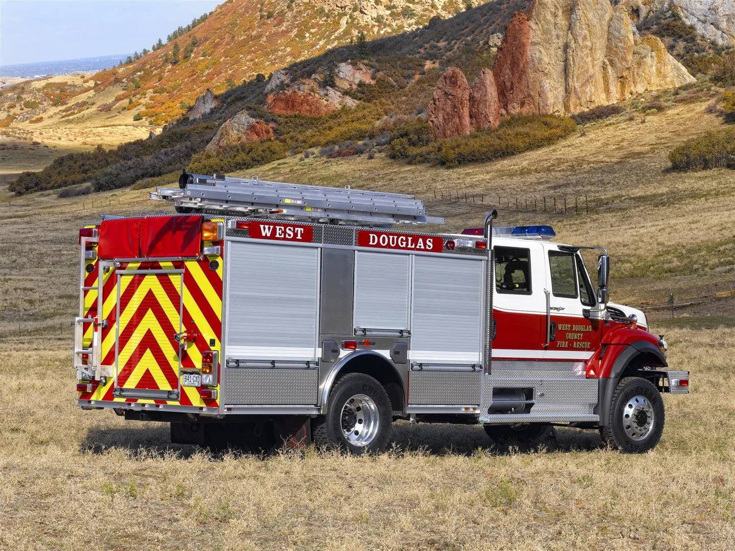 /img/53114-rosenbauer-diecast-truck-pumper.webp