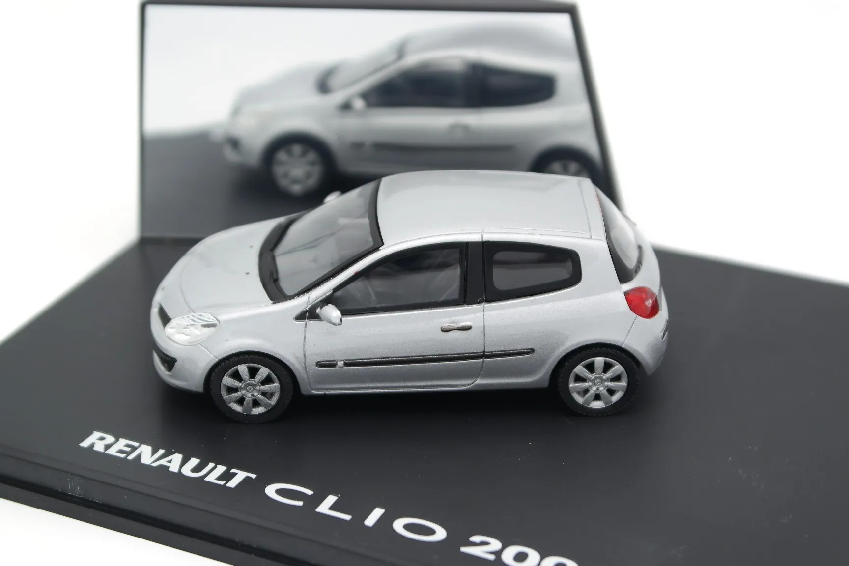 53128 renault clio diecast models collection