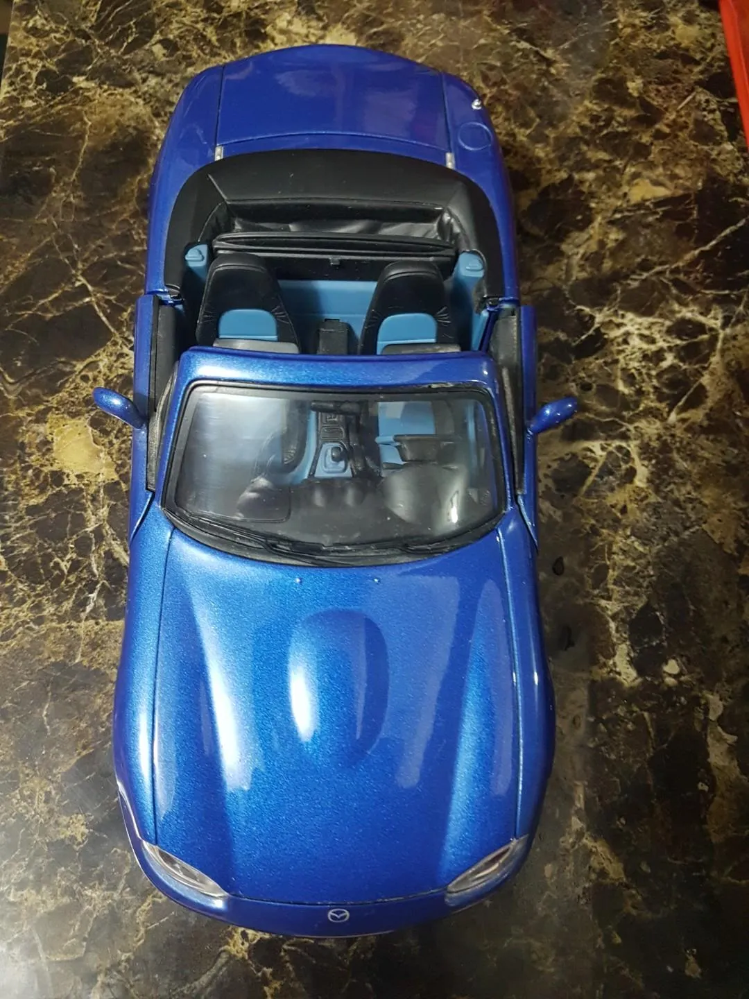 53130 diecast miata display