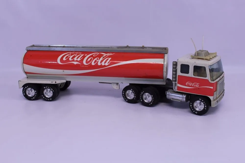 53144 diecast truck display