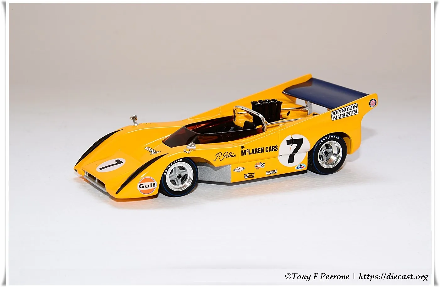 53155 minichamps car detailing