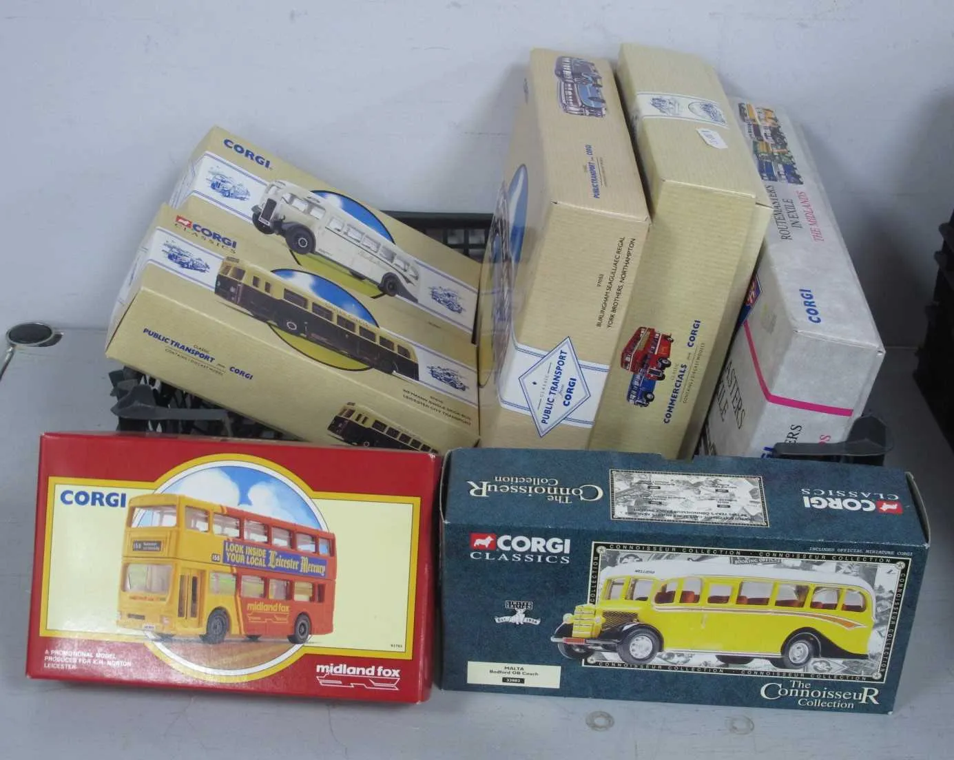 /img/53157-corgi-diecast-trains-care.webp