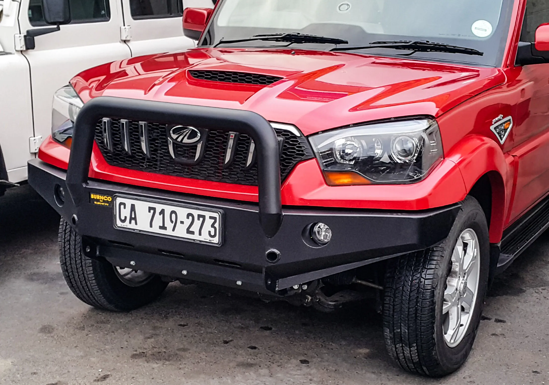 53158 mahindra diecast models