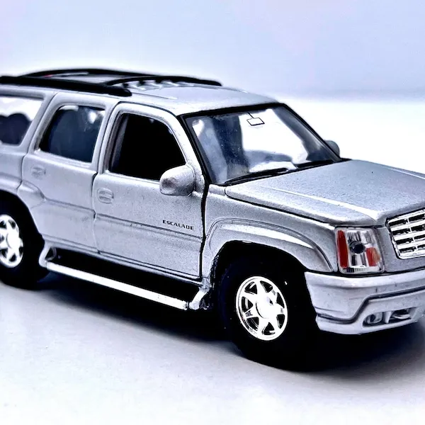 53176 cadillac escalade diecast authentic model