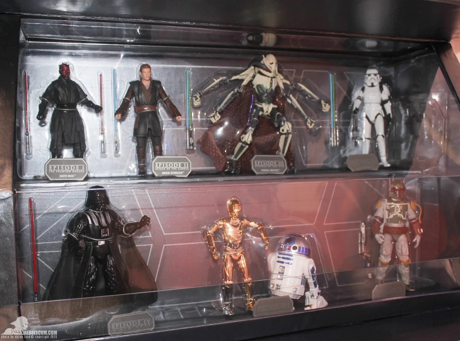/img/53181-diecast-star-wars-figures-display.webp