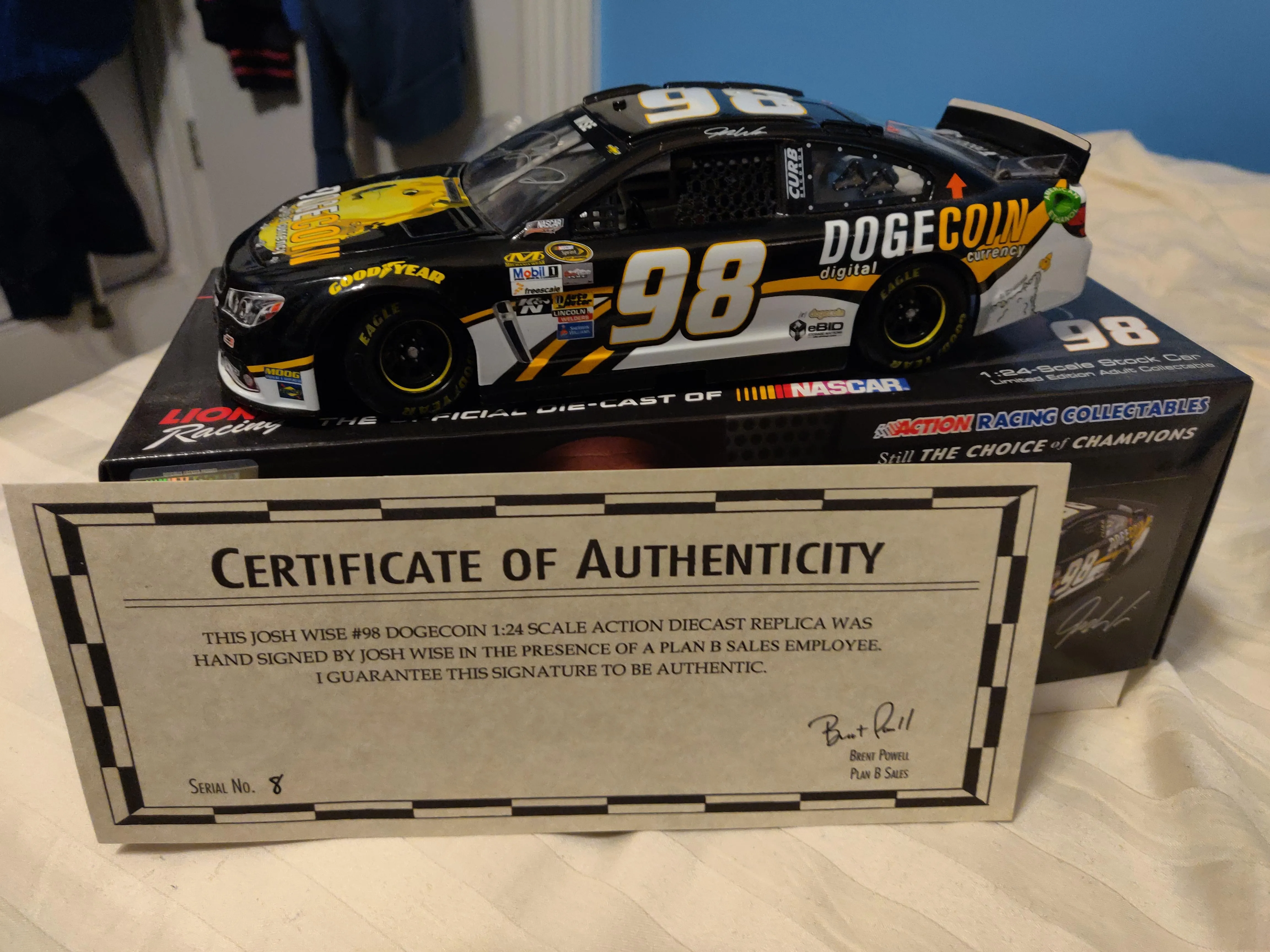 53200 dogecoin diecast packaging