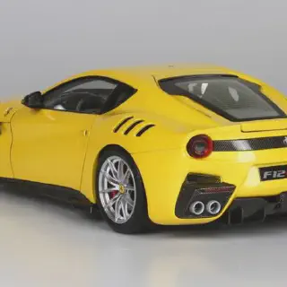 /img/53220-ferrari-f12-tdf-diecast-bbr-display.webp