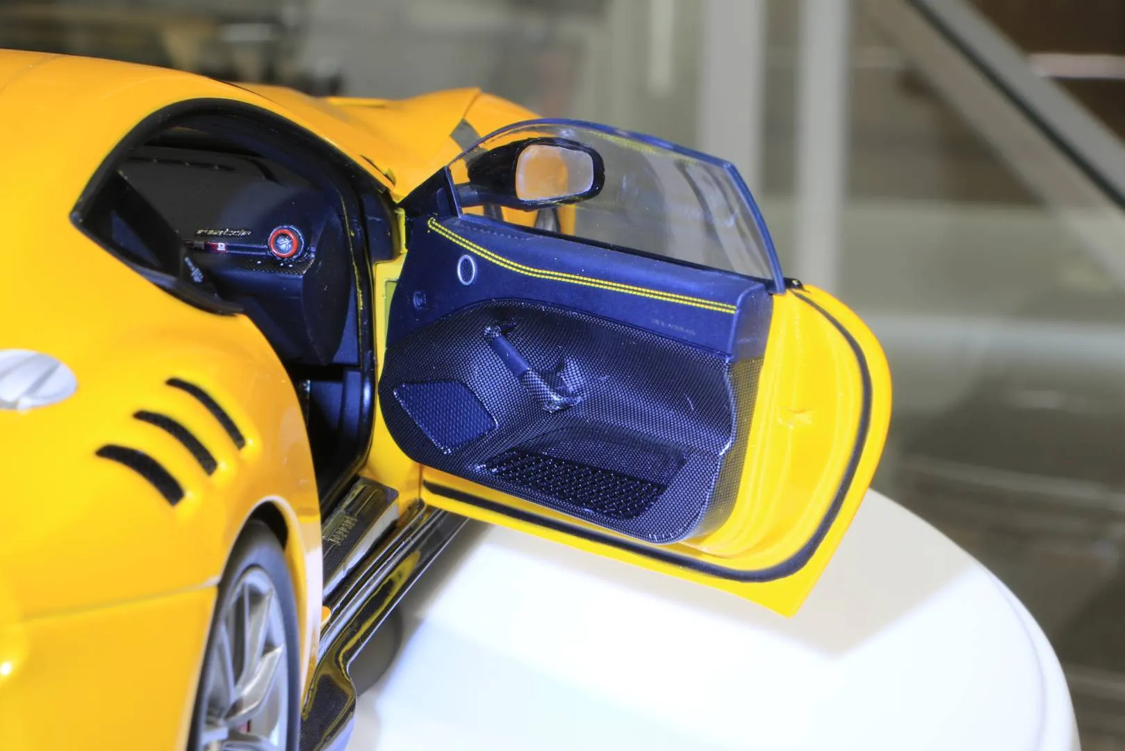 53220 ferrari f12 tdf diecast bbr engine