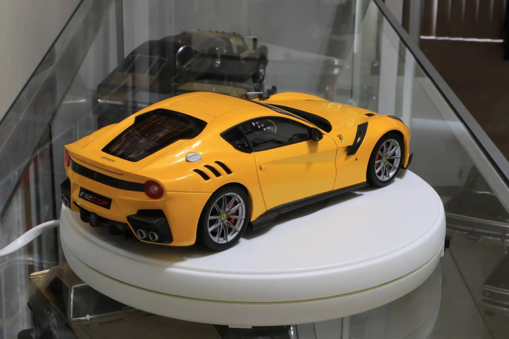 53220 ferrari f12 tdf diecast bbr main