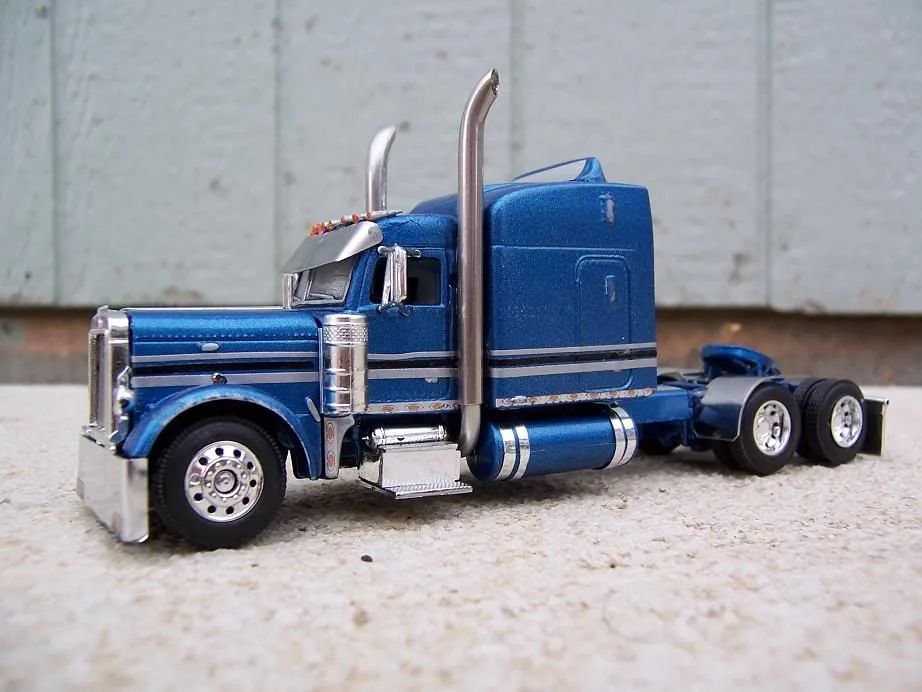 /img/53245-diecast-model-trucks-canada-online.webp