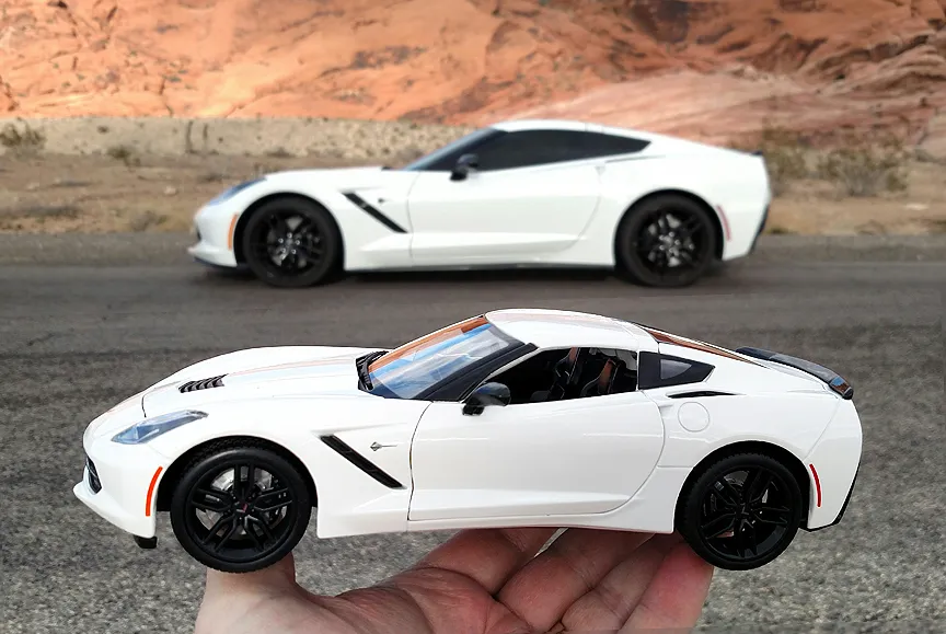 /img/53250-corvette-diecast-collection.webp