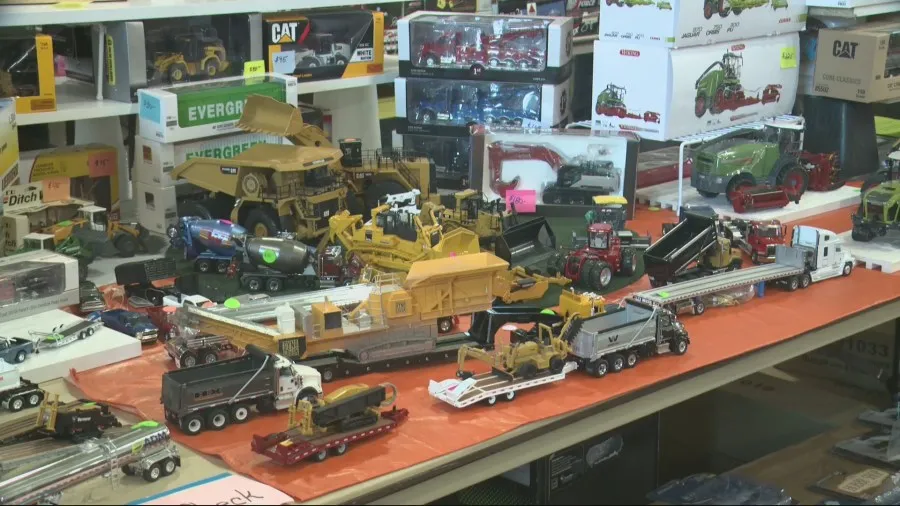 53255 columbus toy show