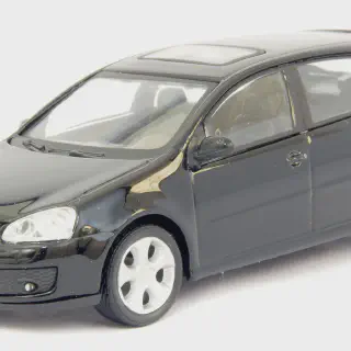 /img/53258-golf-gti-diecast-cleaning.webp