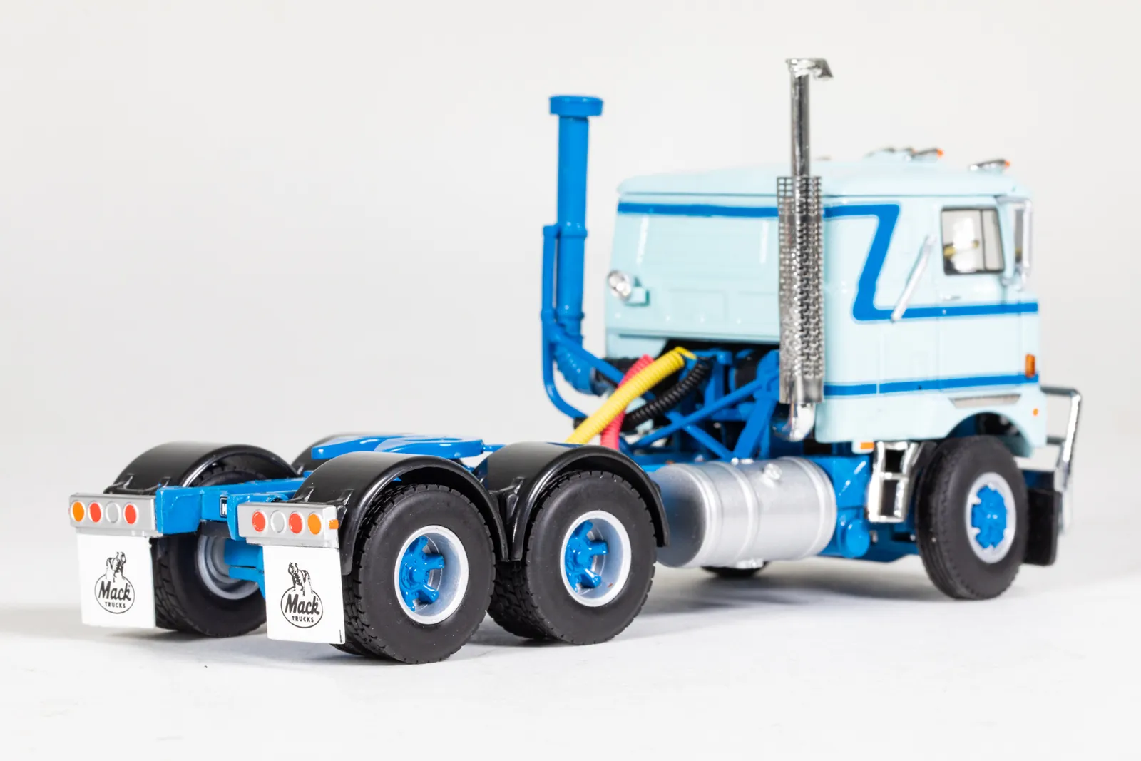 53259 drake diecast truck 1