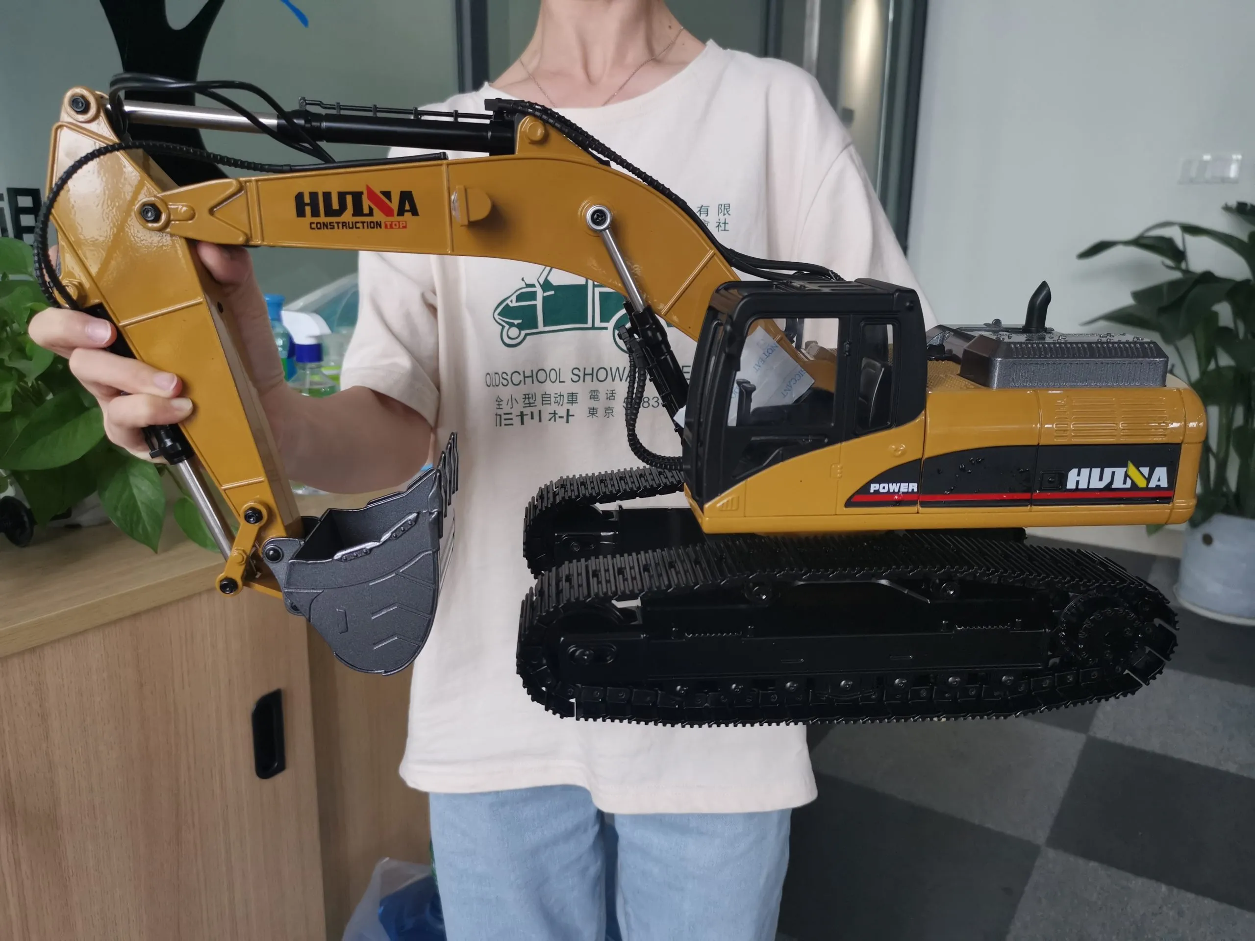 53260 huina rc excavator durable construction