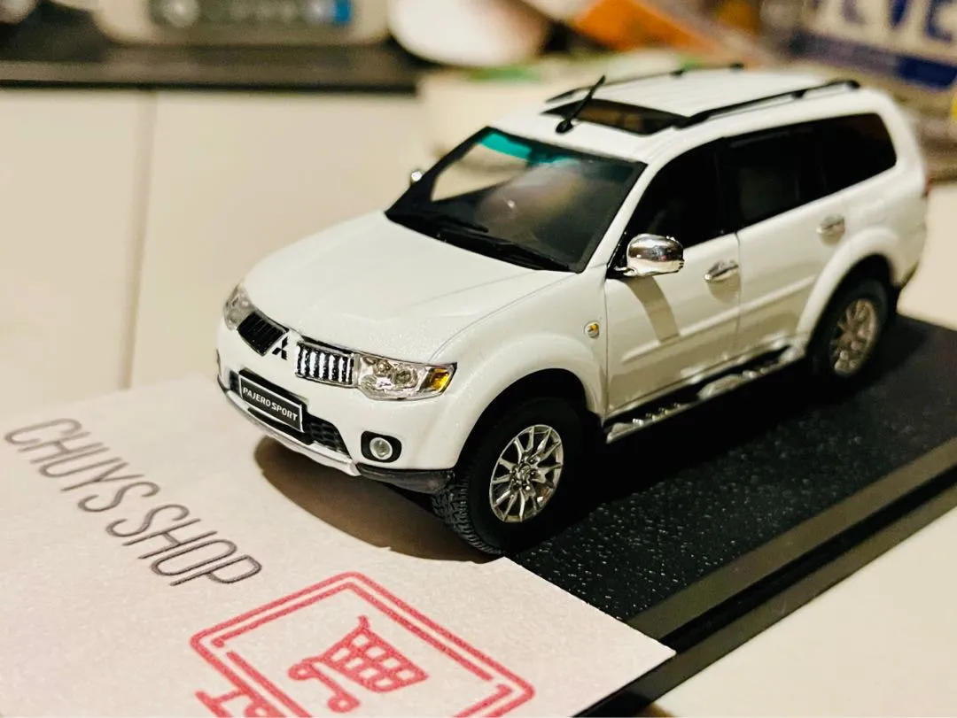 53266 pajero sport diecast classic