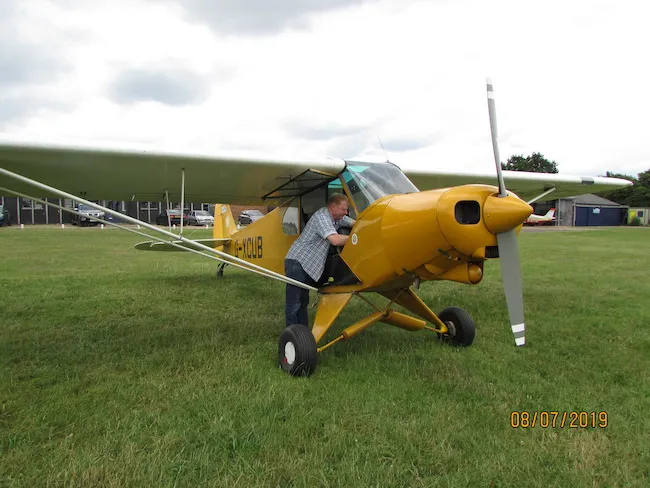 53278 yellow diecast airplane overview