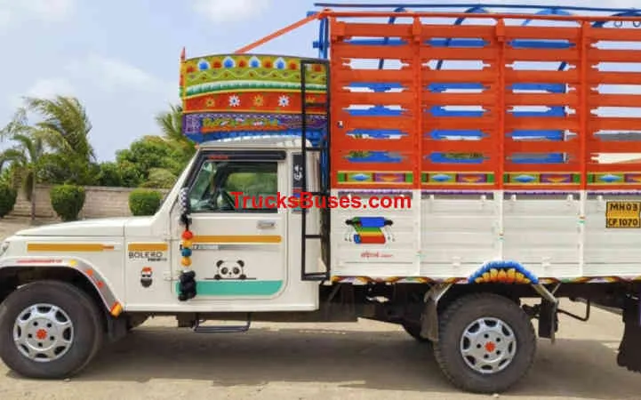 53298 diecast mahindra bolero pickup model1