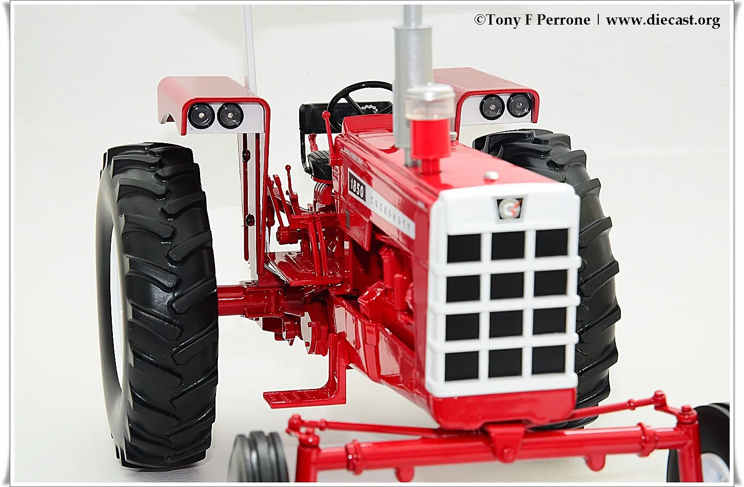 53301 international harvester diecast tractor