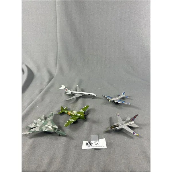 53303 diecast planes display