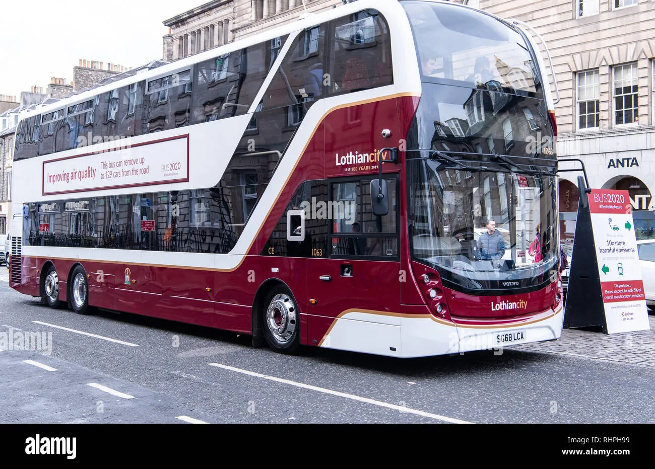 53320 electric lothian bus model