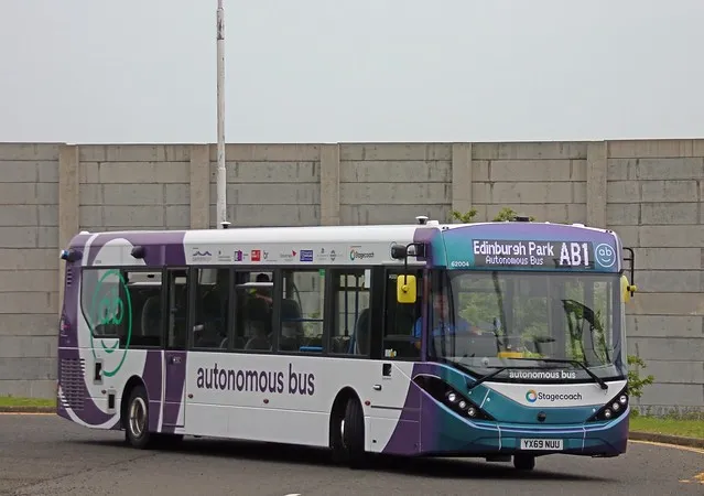 53320 modern double decker model