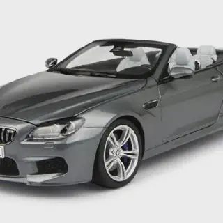 /img/53326-diecast-bmw-m6-display.webp