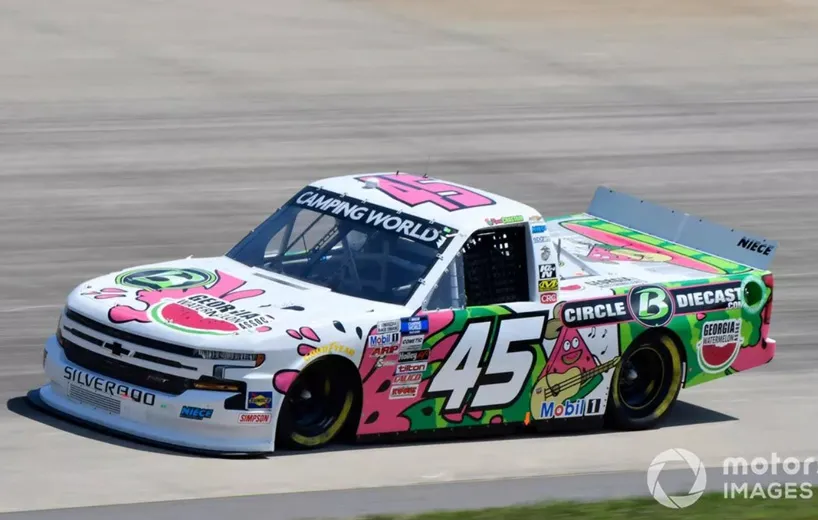 53343 watermelon truck diecast detail