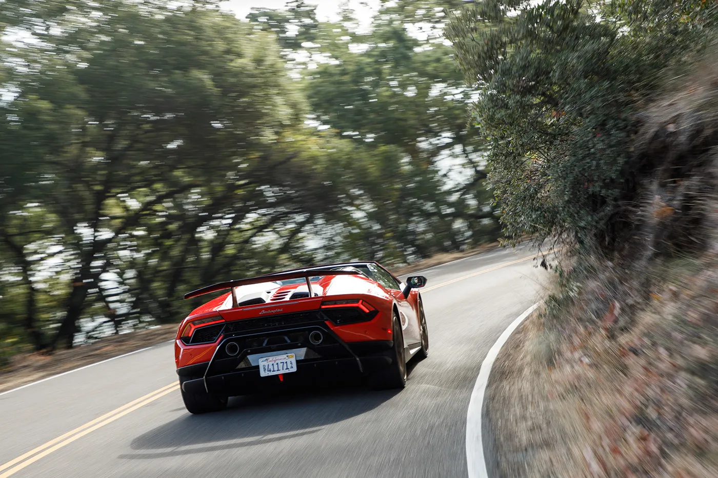 53346 lamborghini huracan spyder diecast display