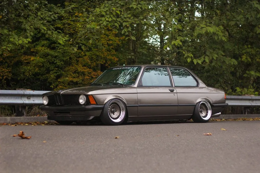 53358 bmw e21 diecast models featured