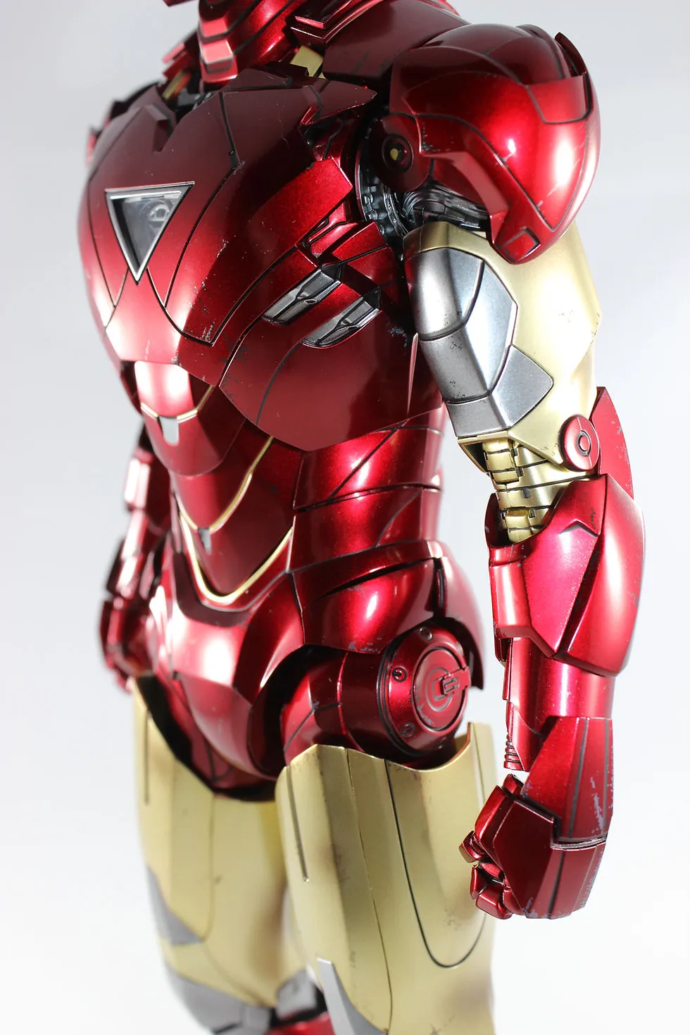 53368 hot toys mark vi diecast hero shot