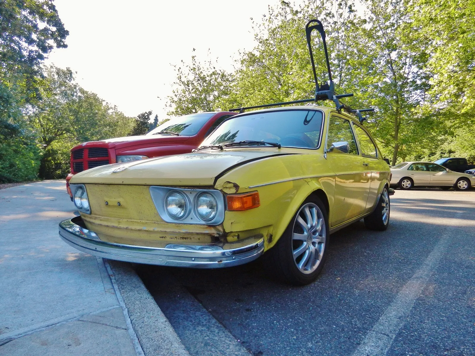 53374 diecast vw 412 model display