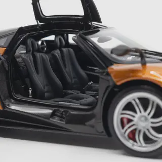 /img/53378-pagani-autoart-diecast-authentic.webp